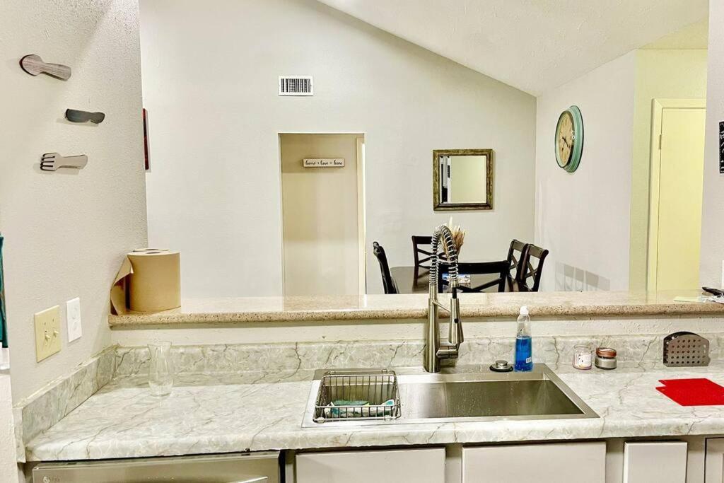 3 Bedroom Entire Home - Centrally Located In Katy, Texas Eksteriør billede