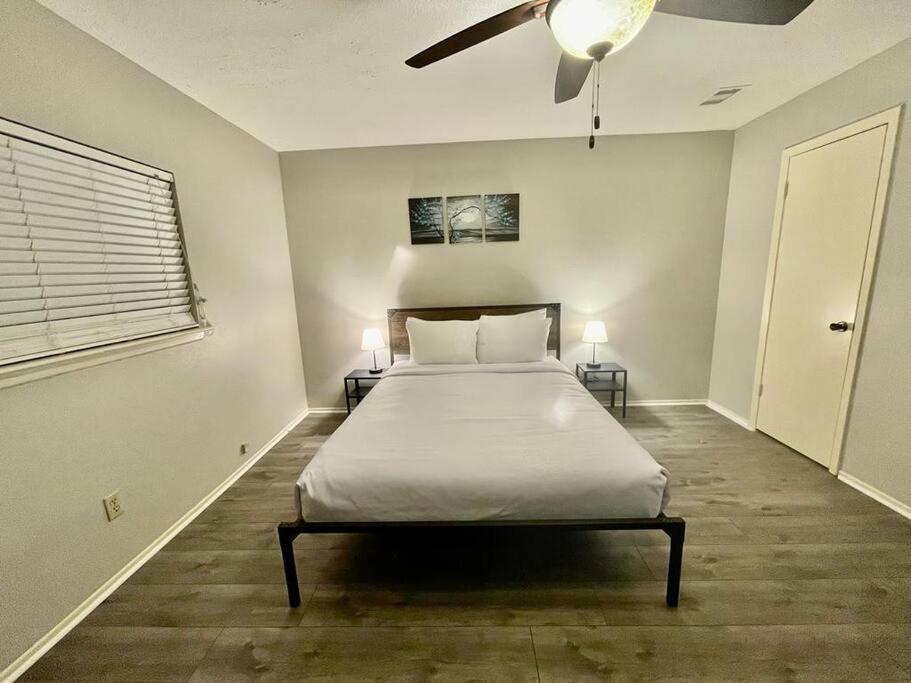 3 Bedroom Entire Home - Centrally Located In Katy, Texas Eksteriør billede