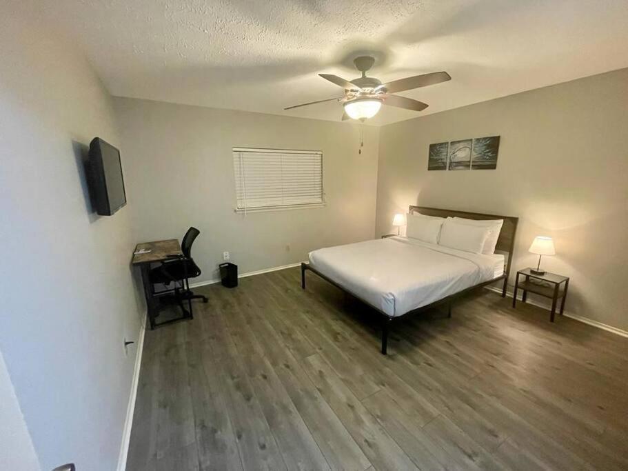 3 Bedroom Entire Home - Centrally Located In Katy, Texas Eksteriør billede
