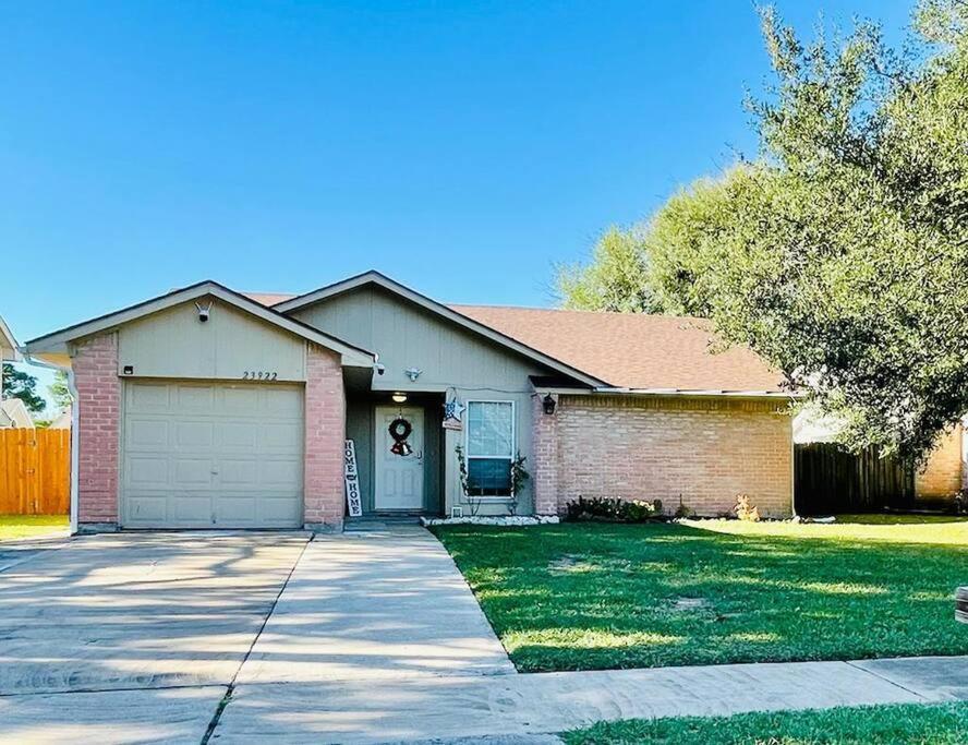 3 Bedroom Entire Home - Centrally Located In Katy, Texas Eksteriør billede